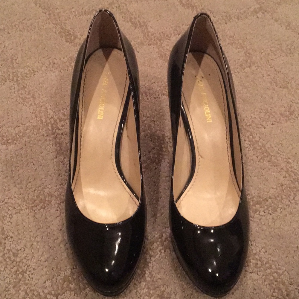 Black patent leather Enzo Angiolini heels